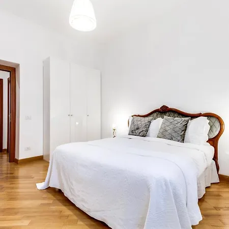 Charming 6 Guests Flat 10 Minutes From Vatican Apartment