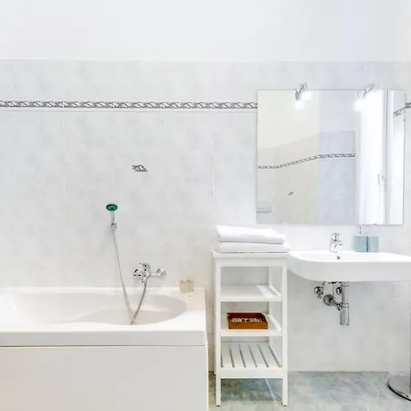 Charming 6 Guests Flat 10 Minutes From Vatican * Rom