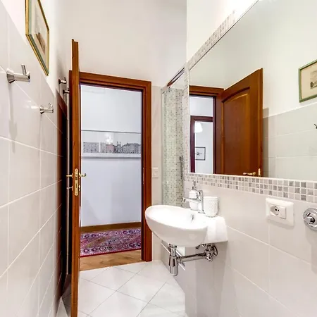 Charming 6 Guests Flat 10 Minutes From Vatican Roma